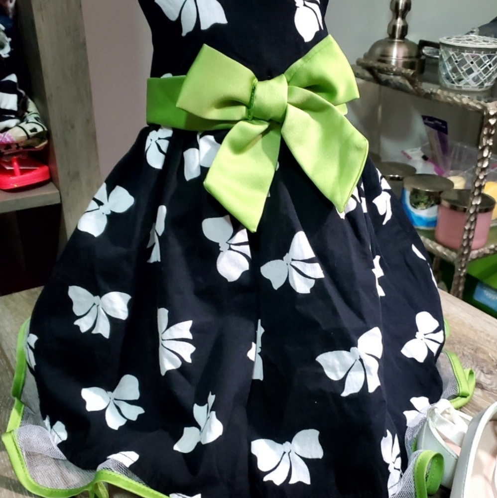 Pinky baby girls black dress with white bows print and lime green accent 12mo